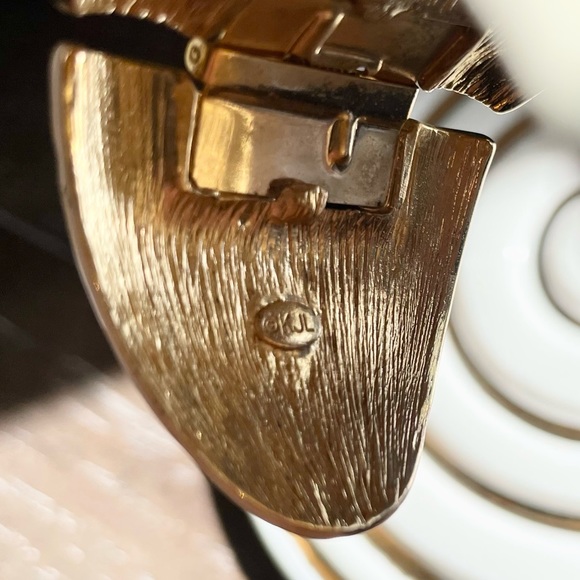 STUNNING😍 KJL Cuff Bracelet w Crystal Covered Serpent - Picture 7 of 7